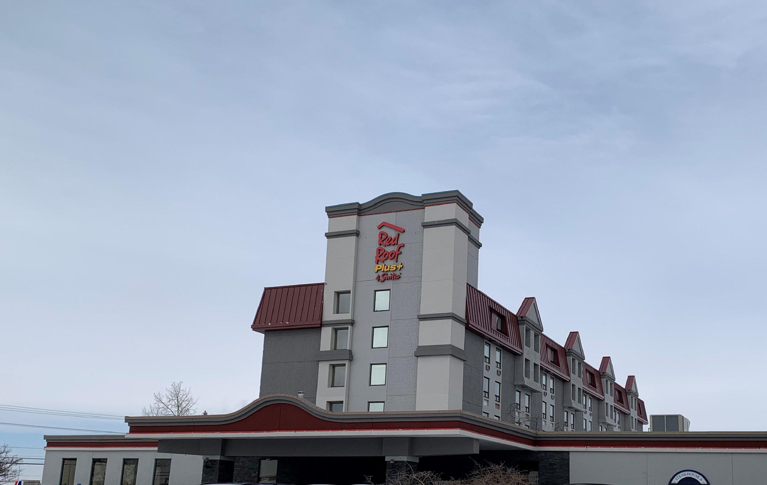 Hotel Emerald & Airport